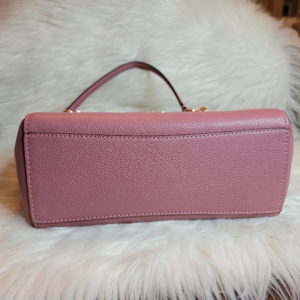 Coach turnlock chain tote - Picture 7 of 9